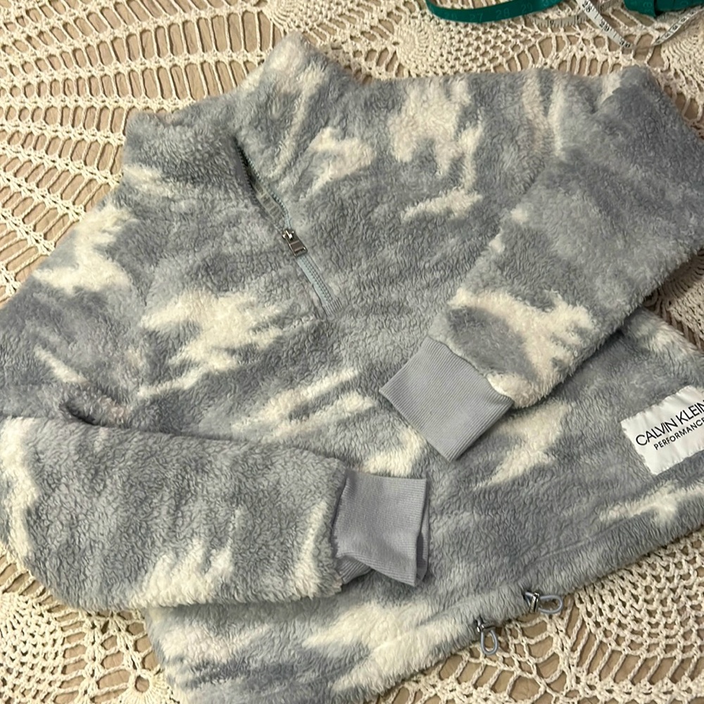CALVIN KLEIN Fuzzy Cropped Quarter Zip Jacket Grey Camo